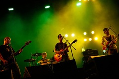 HUSKING BEEがAIR JAM 2012、DEVILOCKなどのライヴを収録したDVDを4月にリリース