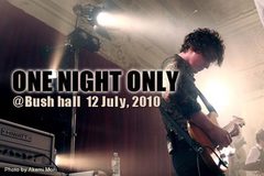 Burberryのモデルも務める美形インディーロックバンド、ONE NIGHT ONLYのロンドンでのライヴ。