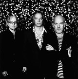 R.E.M.新曲PVを2本公開。