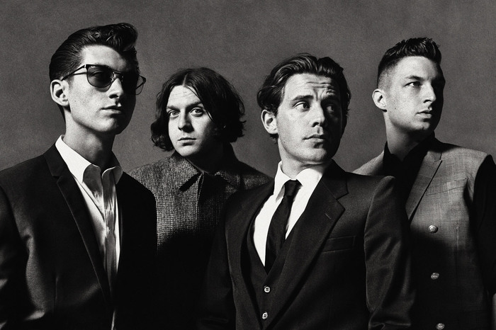 ARCTIC MONKEYS、アメリカの人気番組"Jimmy Kimmel Live"で披露したパフォーマンス映像を公開