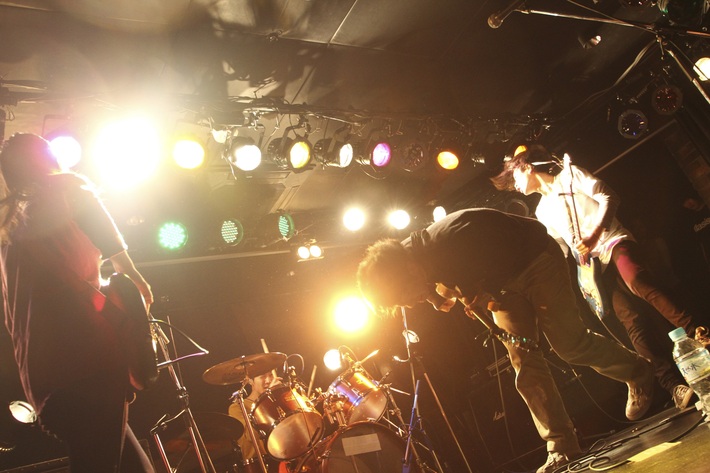 O'VALENCIA!、12/4に2ndミニ・アルバムのリリースを発表&収録曲「Daylight」のMVを公開。リリースを祝しゲスの極み乙女。、きのこ帝国などからコメントも