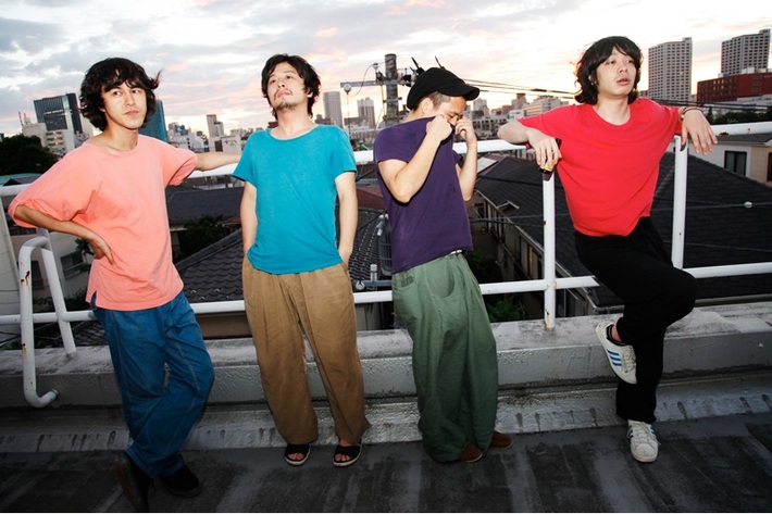 銀杏BOYZ、ニュー・アルバムの完成とともに安孫子真哉（Ba）とチン中村（Gt）の脱退を発表。2人からのコメントも公開