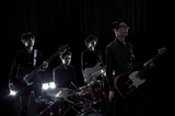 京都発の踊れるロック・バンド、夜の本気ダンスが2/5にリリースするタワレコ限定シングルより「B!tch」のMV公開