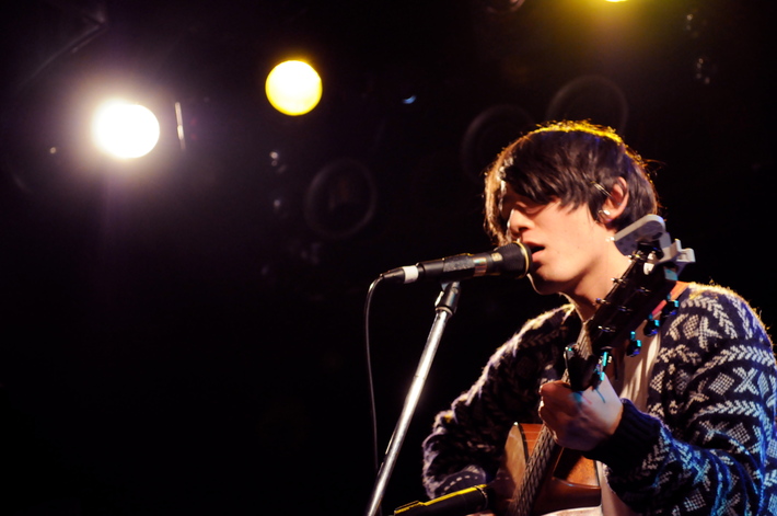 QUATTROの潮田雄一（Gt/Vo）、2/19リリースのソロ・アルバム『水のない海』より「夢をみた」のMV公開