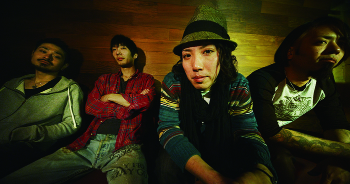 奄美大島出身のメンバーを中心に結成された4人組バンドdiscourage、4/23リリースのフル・アルバム『WORLD FISH』より「ライン」のMV公開