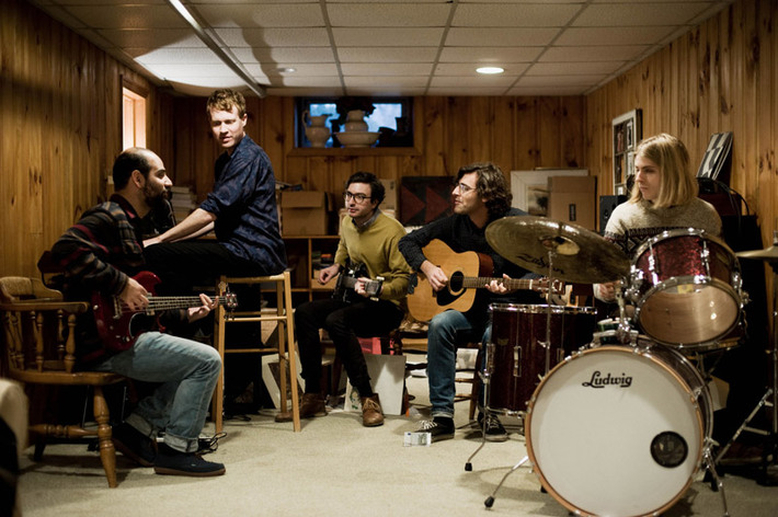 REAL ESTATE、最新アルバム『Atlas』より「Crime」の日本語字幕付きMVを公開。アメリカのテレビ番組で披露した「Talking Backwards」のパフォーマンス映像も公開