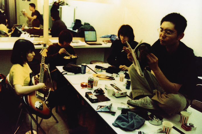 ナンバーガール、5/21リリースのデビュー15周年記念作品より「タッチ」「透明少女」のMV公開。岸田繁（くるり）、ホリエアツシ（ストレイテナー）、TK（凛として時雨）らからコメントも到着