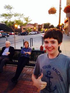 Paul McCartney、投資家とベンチで話しているところを少年が"自撮り風"に撮影し話題に