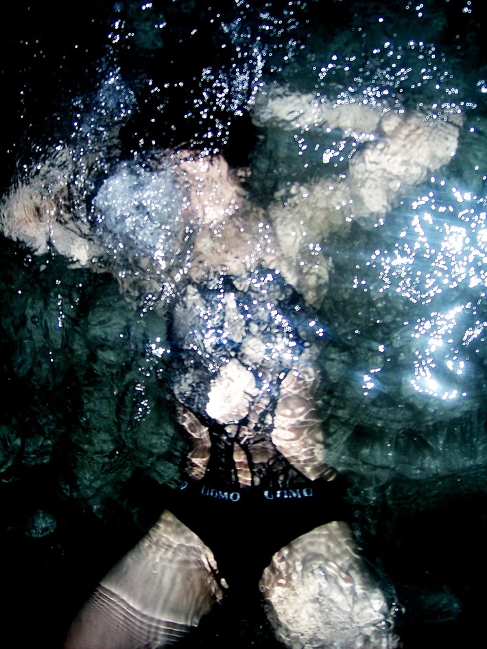 KANYE WEST、FKA twigsらのプロデュースを手がけるARCA、10/29にデビュー・アルバム『Xen』リリース決定。リード・トラック「Thievery」の音源も公開