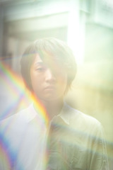 福岡在住、22歳のシンガー・ソングライター戸渡陽太、11/12にデビュー・ミニ・アルバム『プリズムの起点』リリース決定