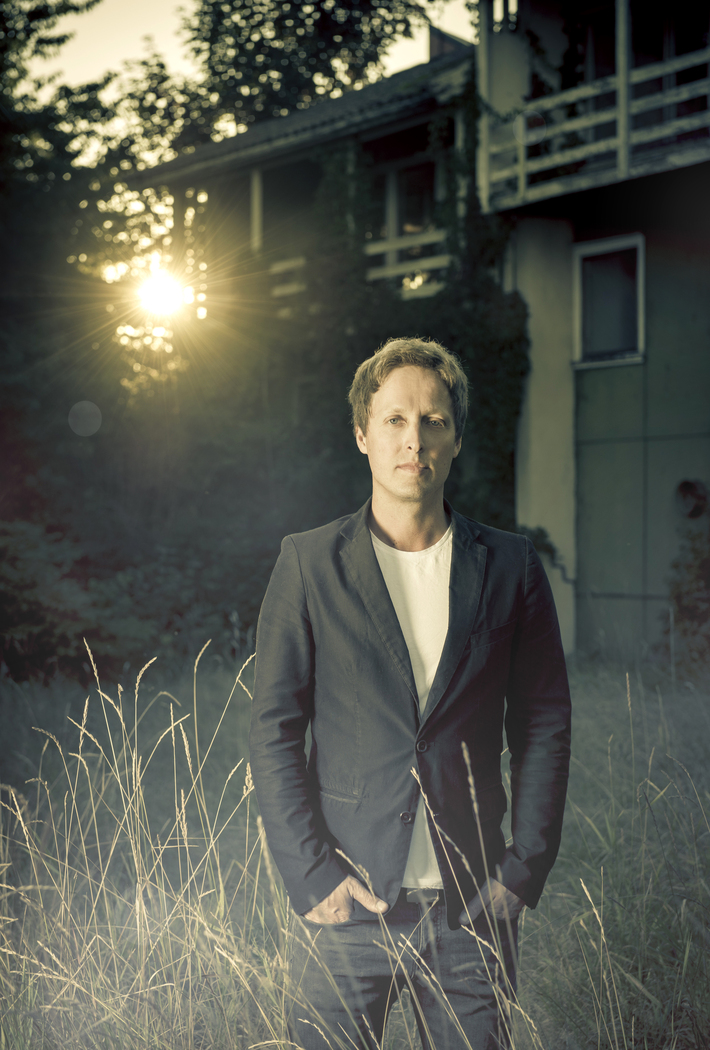 エンジェル・ヴォイスを持つノルウェー発のシンガー・ソングライター BELLMAN、来年1月に初の来日ツアー開催決定。明星/AkeboshiとROTH BART BARONがツアーに帯同