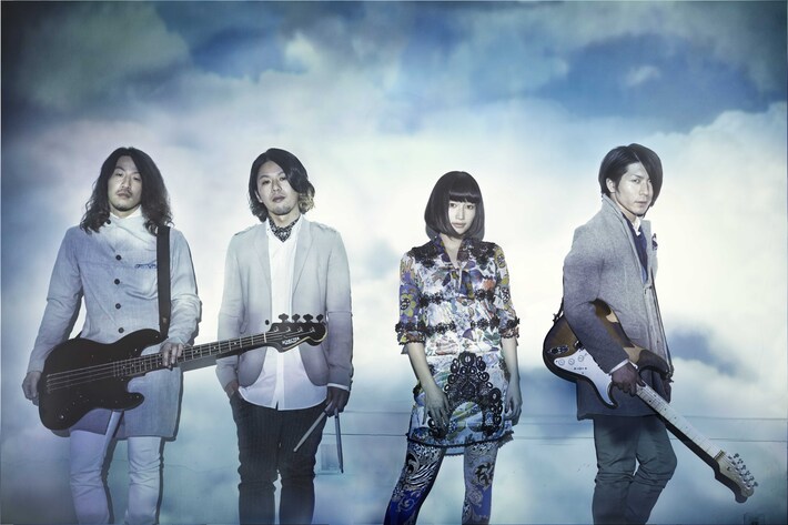 紅一点ヴォーカルの4人組バンド、イツエのオフィシャル・サイトがリニューアル。最新アーティスト写真＆来年1/21にリリースする2ndミニ・アルバム『今夜絶対』のダイジェスト音源公開