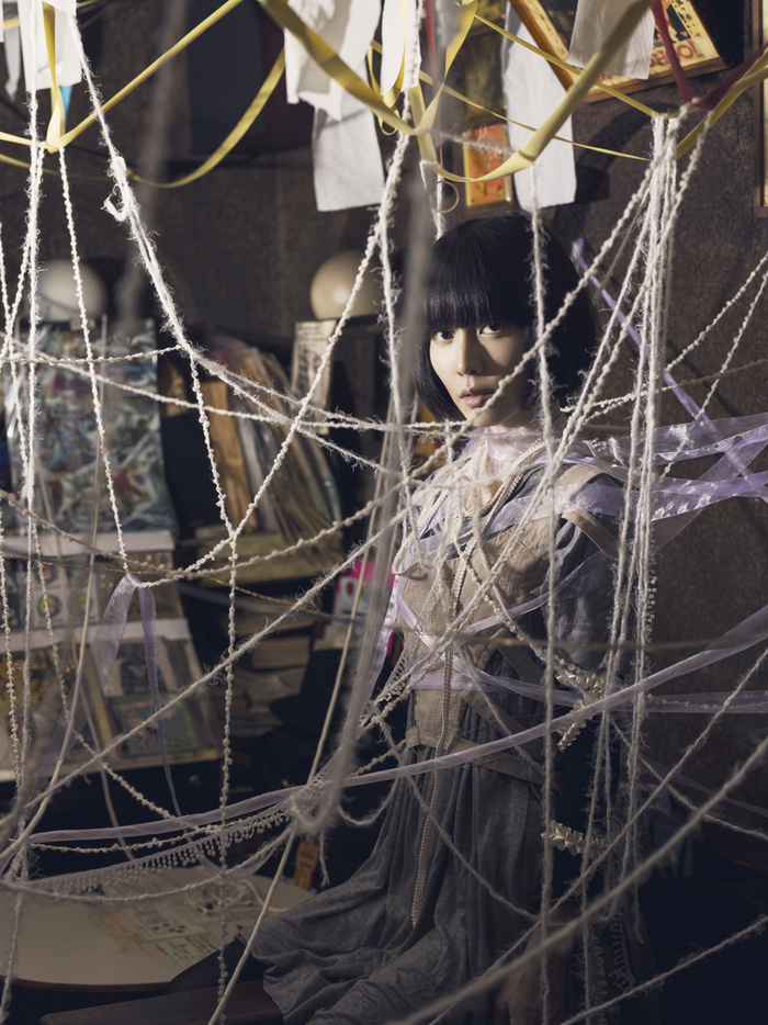 小南泰葉、来年2月より1年半ぶりの全国ツアー"らせんの糸ツアー2015"開催決定。最新アーティスト写真も公開