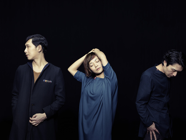 クラムボン、3/25にニュー・アルバム『triology』リリース決定。昨日5,000人のオーディエンスが大集結した代々木公園フリー・ライヴの写真も到着