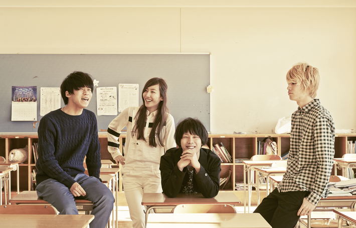 赤色のグリッターの自主企画"赤色祭"、第2弾出演アーティストとしてフィッシュライフが決定。夏の名曲をカバーする"夏色のグリッター"も登場