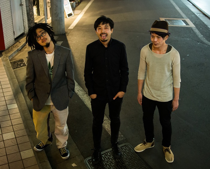 ピアノ3ピース・バンド Ryu Matsuyama、楽曲とグラフィックがシンクロした「Gently」のMV公開