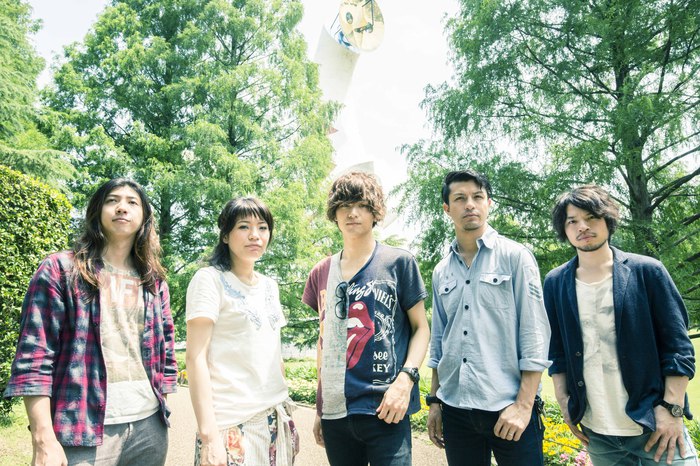 BIGMAMA、8/8(土)に万博記念公園で行われるFM802主催のフリー・ライヴ"MEET THE WORLD BEAT"限定のアーティスト写真公開。「神様も言う通りに」のMV制作に向けて"3秒動画"を募集