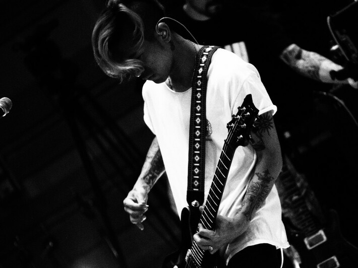 Dragon AshのKj（Vo/Gt）こと降谷建志、6/17に行った初のソロ・ライヴより「One Voice」のパフォーマンス映像を期間限定公開