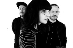 CHVRCHES、9/25に2ndアルバム『Every Open Eye』リリース決定。「Leave A Trace」のリリック・ビデオも公開