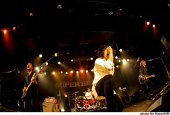 SUPER BEAVER、10月より全国ツアー"「都会のラクダ」Tour 2015～秋味、サシ飲み～"開催決定