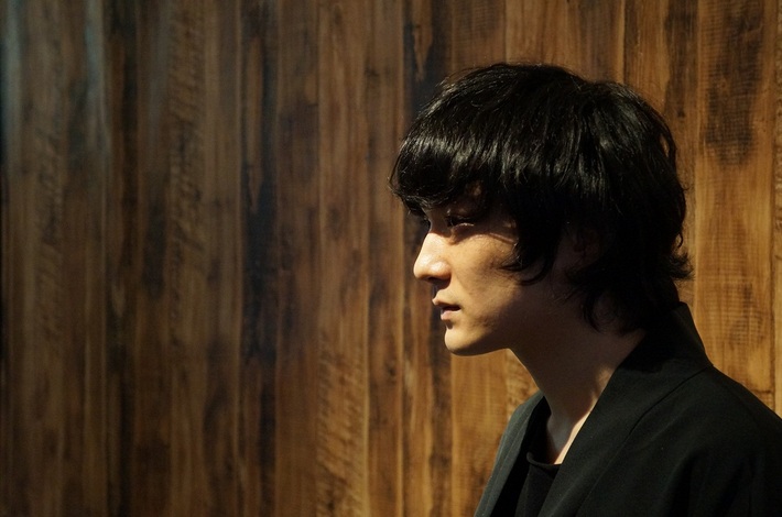 石崎ひゅーい、新企画ライヴ" オツヤ"を9/21西麻布Bullet's、"コッパミジン"を10/13下北沢SHELTERにて開催することを発表