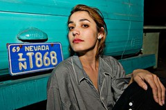 LA発のガールズ・バンド WARPAINTのJenny Lee Lindberg（Ba）、初のソロ・デビュー・アルバム『Right On!』を12/11にリリース決定。ティーザー映像も公開