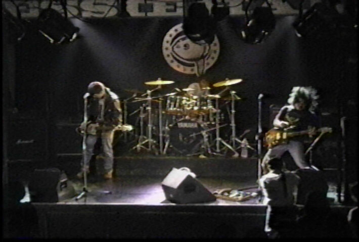 bloodthirsty butchers、初ライヴ映像を含む札幌時代5年間を収めたライヴ映像作品『bloodthirsty butchers live 1986-1990』を11/14にリリース決定