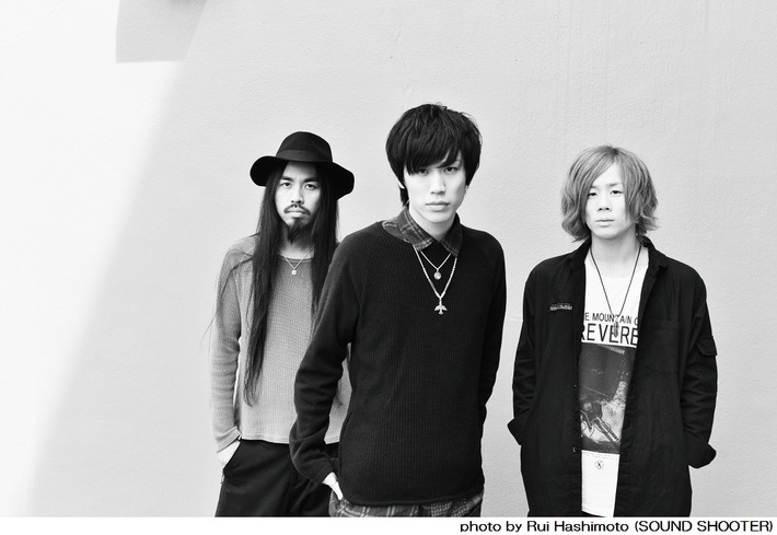 ジラフポット、11/18に2ndミニ・アルバムをリリース＆全国ツアー開催決定。橋本塁による最新アーティスト写真も公開