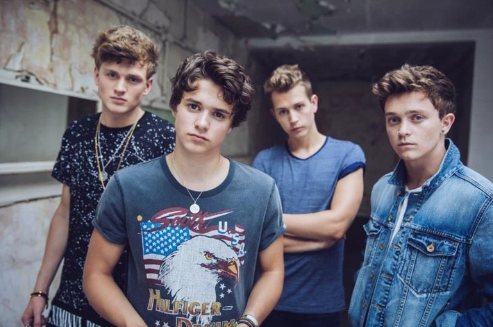 UK発 次世代ポップ・ロック・バンド THE VAMPS、11/27に2ndアルバム『Wake Up』リリース決定。来年2/3に東京国際フォーラムホールにて来日公演開催