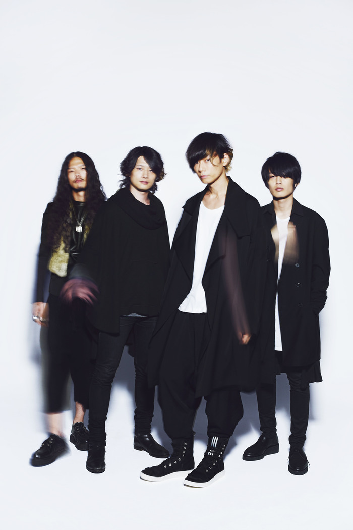 [Alexandros]、12/2リリースのニュー・シングル『Girl A』のジャケット公開。明日10/21より先行配信スタート。期間限定待受け画像プレゼントも