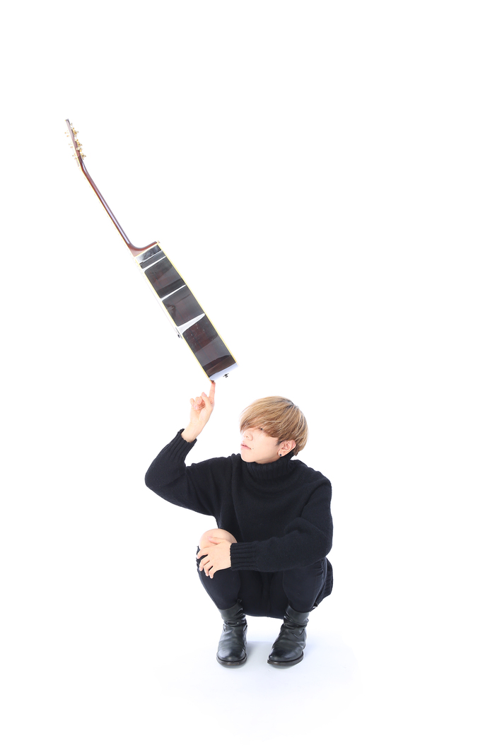 真空ホロウ、11月より開催する弾き語りワンマン・ツアーより、会場限定CD『Torch.』リリース決定