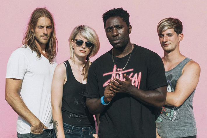 BLOC PARTY、新曲「The Love Within」の音源公開。イギリスのラジオ番組にて披露した新曲2曲のパフォーマンス映像も