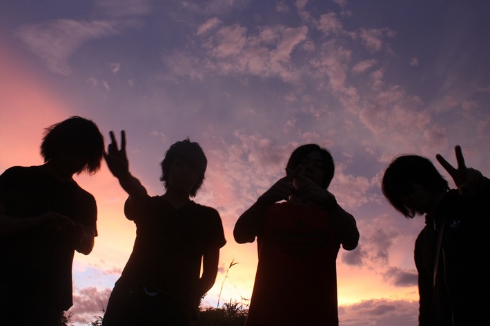 それでも世界が続くなら、11/11リリースの6thアルバム『最低の昨日はきっと死なない』より「浴槽」のドキュメンタリーMV公開