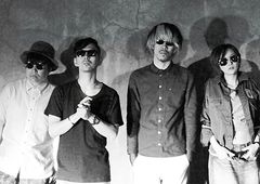 神戸発のオルタナティヴ・ロック・バンド alcott、3rdアルバム『KHUSER -フセル-』より「フラッシュブルー」のMV公開