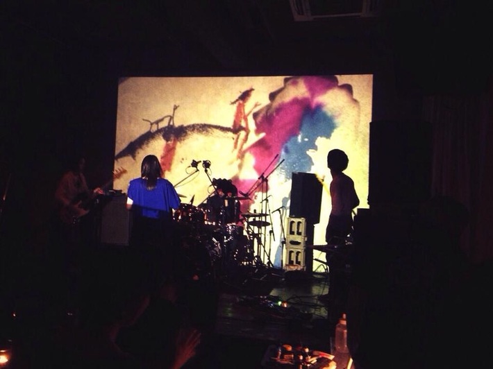 東京を中心に活動する4人組 雑魚猫タワー、レコーディング・エンジニアにtoeの美濃隆章を迎えた3rdミニ・アルバム『一隅にて』より「水中遊泳」のフリー・ダウンロードがスタート