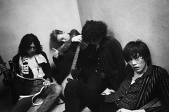 大分 別府発の4人組バンド hotspring、来年1/26に渋谷チェルシーホテルにて無料ワンマン・ライヴ"Touch Me I'm Sick"開催決定