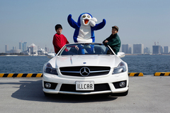 group_inou、"イルカのイルカくん"福袋がヴィレッジヴァンガードのオンライン限定で発売決定