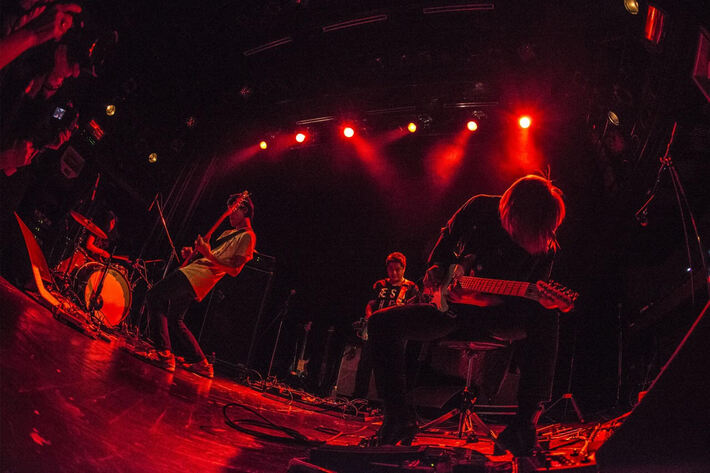 te'、来年4月より東名阪にてワンマン・ツアー開催決定。昨日渋谷WWWで開催した最新アルバムのリリース・ツアー・ファイナル公演のライヴ写真も到着