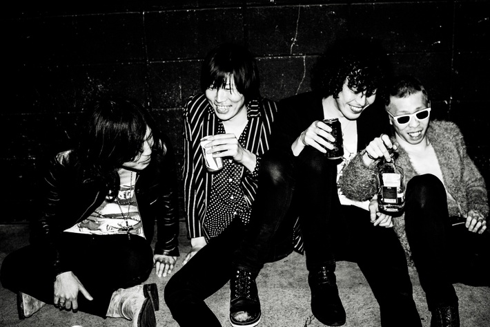 hotspring、3/9にニュー・ミニ・アルバム『空っぽな宇宙』リリース決定。収録曲「Touch Me I'm Sick」のMV公開