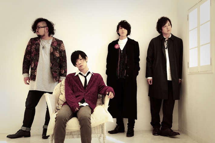 OverTheDogs、3/16にリリースするニュー・ミニ・アルバムのタイトルが『WORLD OF SNEEZER』に決定。フクザワが手掛けたジャケットも公開