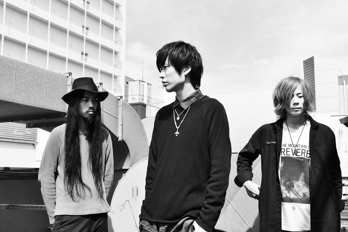 ジラフポット、4/8にリリースするライヴ会場限定シングルの詳細発表。隠れた名曲「ローリングローリング」を収録