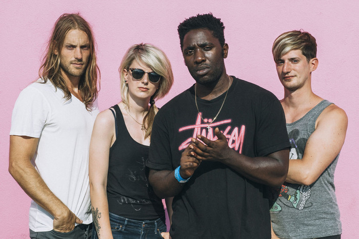 BLOC PARTY、5thアルバム『Hymns』収録曲「The Love Within」のパフォーマンス映像公開