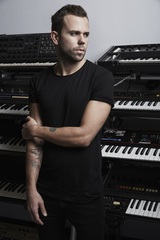5月に来日するAnthony Gonzalezによるソロ・プロジェクト"M83"、5年ぶりとなるニュー・アルバム『Junk』の国内盤を4/8にリリース決定