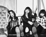 名うての女性ロッカー3人組 PIGGY BANKS、4/6リリースの1stアルバム『タイムスリラー』収録曲「Funky Monkey Ladies」のMV公開