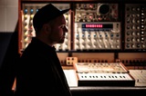 米ヒップホップ／ブレイクビーツ界の重鎮 DJ SHADOW、7/1リリースのニュー・アルバム表題曲「The Mountain Will Fall」のMV公開
