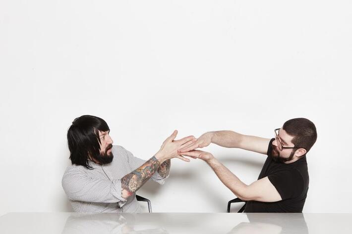 エレクトロ・ノイズ・ユニット MSTRKRFT、7/22にニュー・アルバム『Operator』リリース決定。収録曲「Party Line」の音源も公開