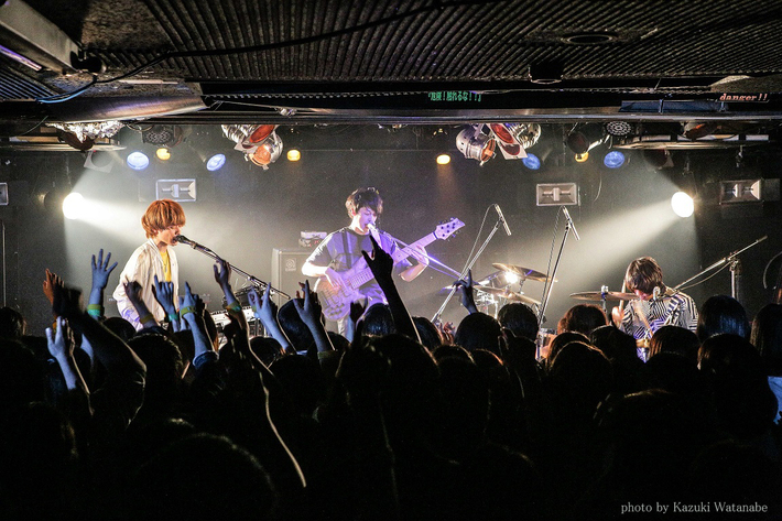 WEAVER、NHKホールにて開催された全国ホール・ツアー"Draw a Night Rainbow"ファイナル公演の模様を収録したライヴDVDを8/24にリリース決定