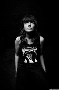 フジロックに出演するCourtney Barnett、デビュー・アルバムより「Elevator Operator」のミュージック・ビデオ公開