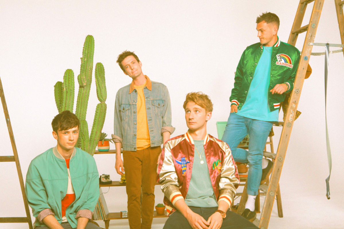 UK発エレクトロ・バンド GLASS ANIMALS、8/26リリースのニュー・アルバム『How To Be A Human Being』より