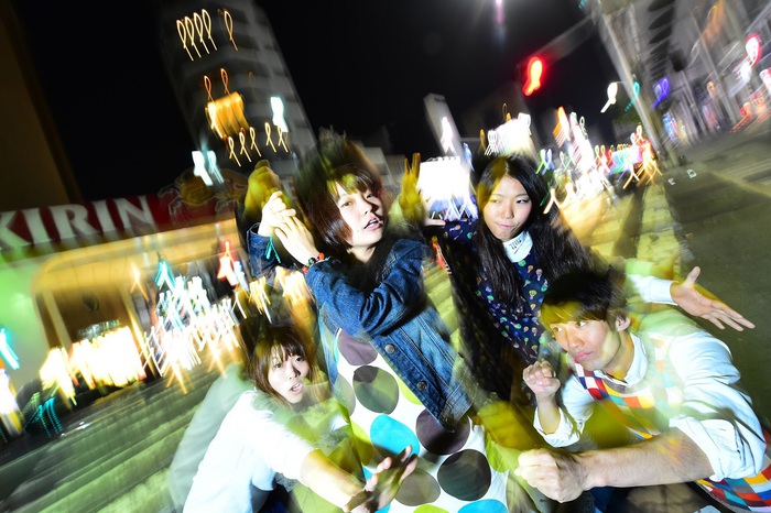 広島発の4ピース・バンド"ペロペロしてやりたいわズ。"、初のフル・アルバム『ローカリズムの夜明け』を9/7にリリース決定。全国ツアーも開催